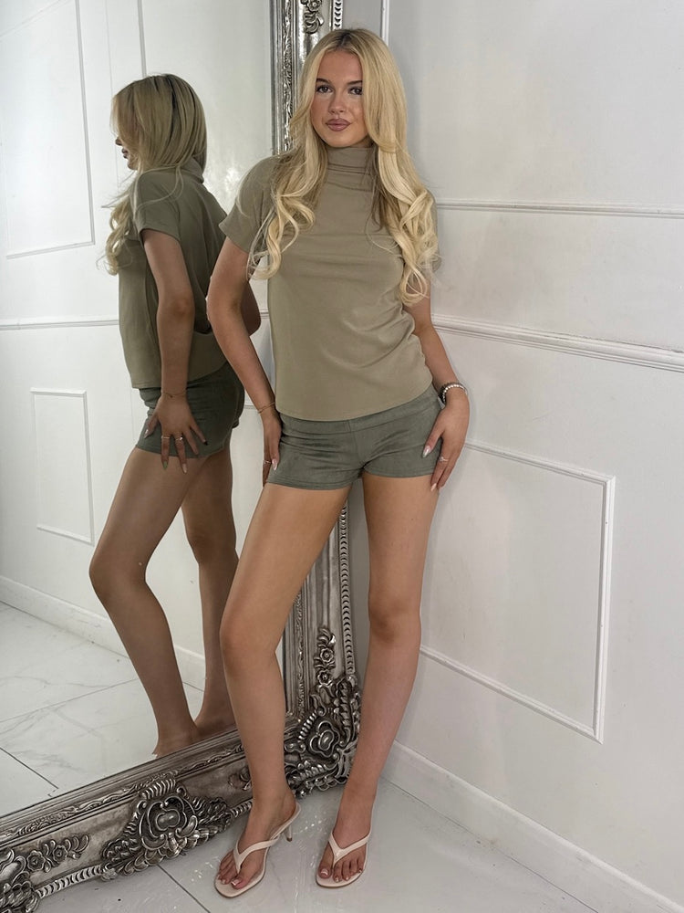 Plain Low Waist Suede Shorts - Khaki Green