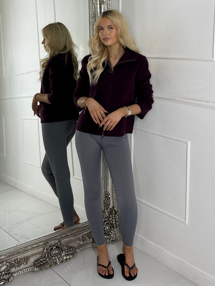 Zip Up Detail
Long Sleeve Cropped Knitted Ribbed Jumper-Wine