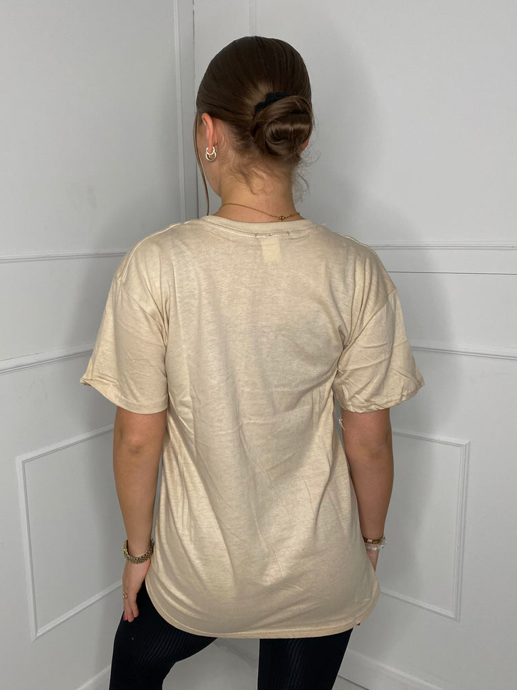 Fearless Statue Print T-Shirt - Beige