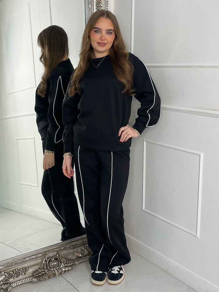 Round neck Sweatshirt & Joggers With Stripe Detail - Black