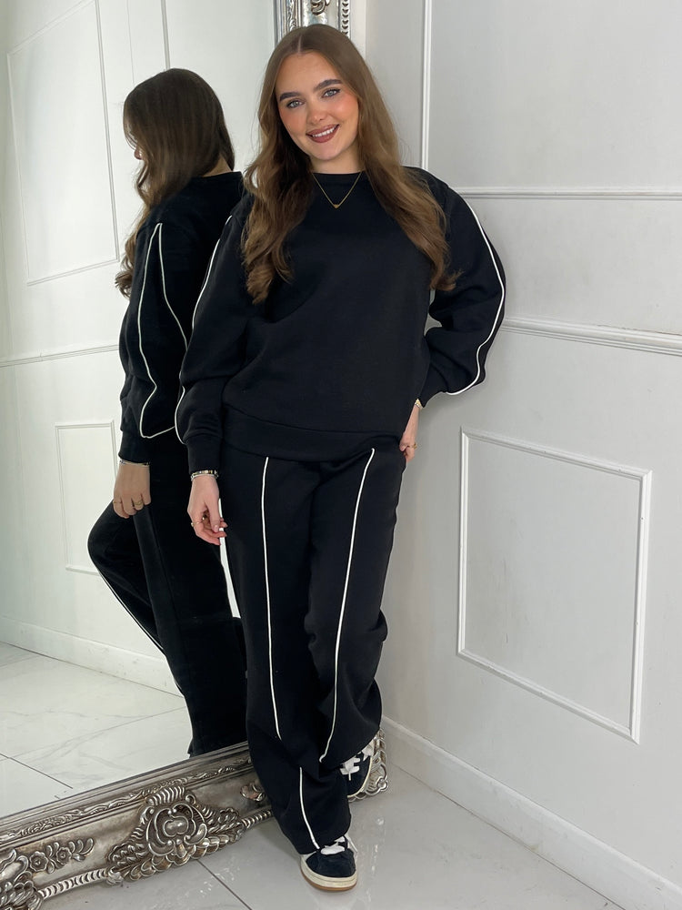 Round neck Sweatshirt & Joggers With Stripe Detail - Black