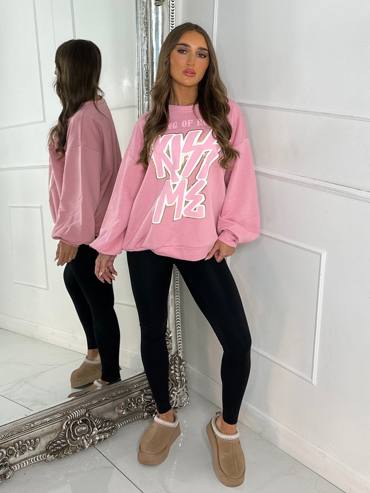 'Kiss Me' Oversized Sweatshirt - Pink