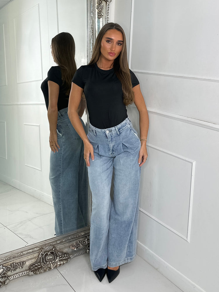 Faded Extreme Oversized Gathered Detail Jeans - Light Wash