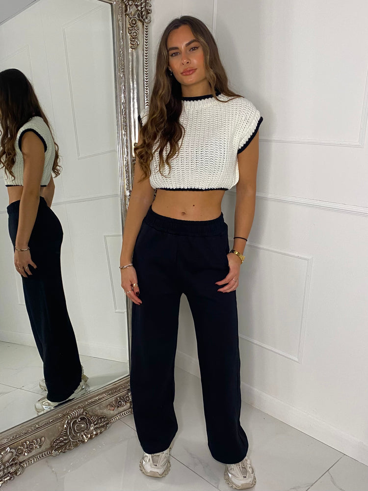Wide Leg Joggers - Black