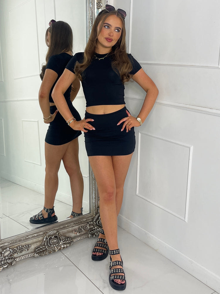 Second Skin Round Neck Short Sleeve Top & Mini Skirt With Band Detail Set - Black