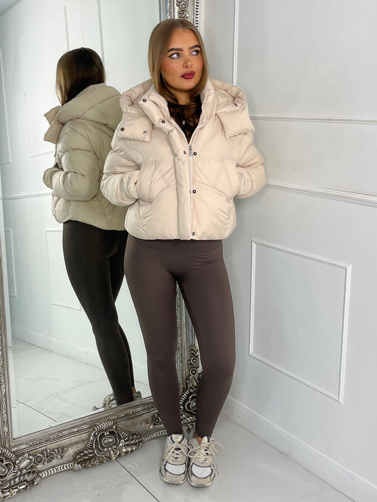Cropped Puffer Coat With Hood - Cream
