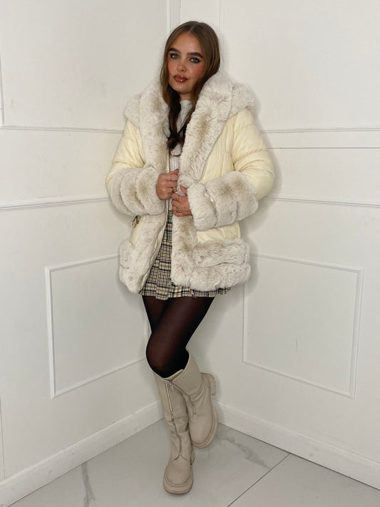 Fur Trim Seatbelt Buckle Coat- Cream