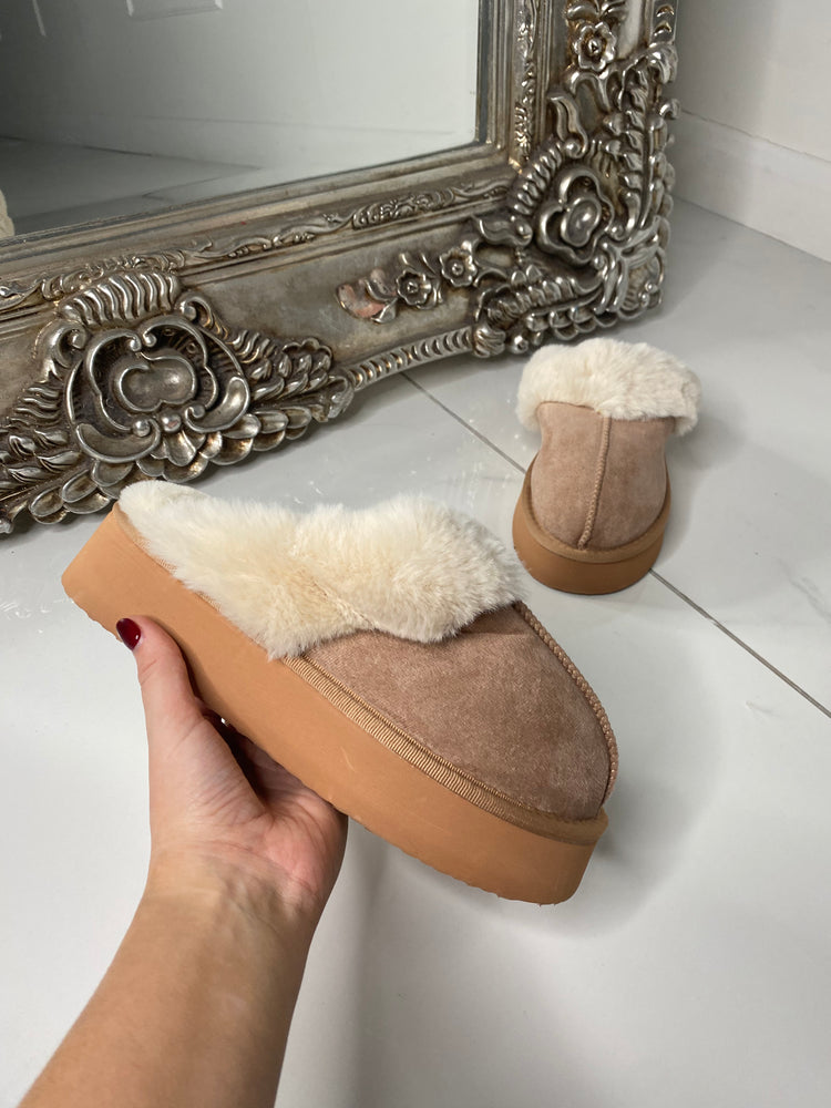 Fur Lined Chunky Slippers - Beige