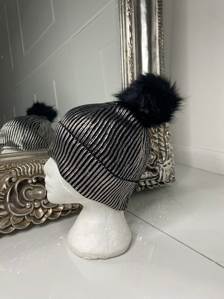 Metallic Bobble Hat - Black/Silver